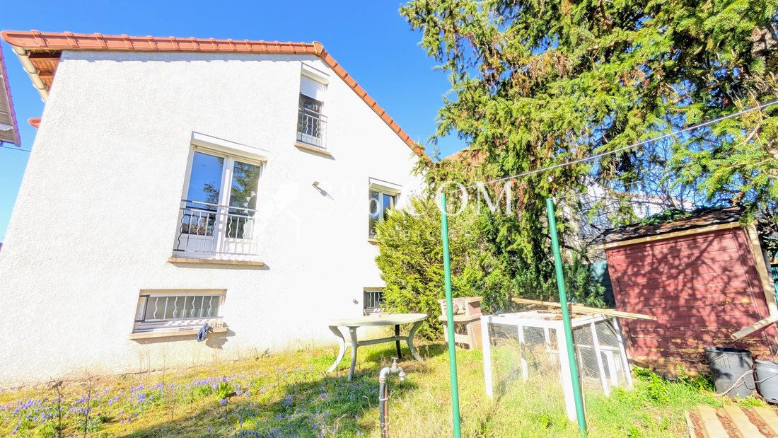 House in Poissy, Ile-de-France, France 3 - 17334019