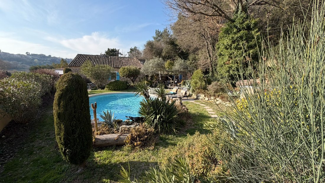 House in Ménerbes, Provence-Alpes-Côte d'Azur, France 5 - 17334115