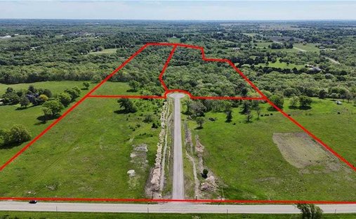 Land in Stilwell, Kansas, United States 1