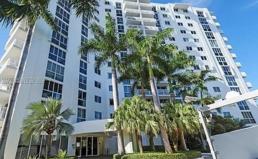 Condo in Miami Beach, Florida, United States 1