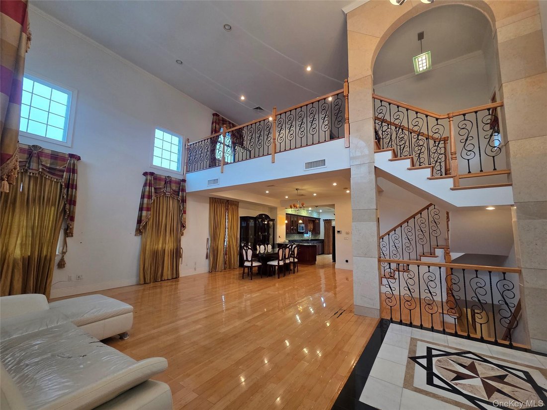 House in New York, New York, United States 3 - 17329100