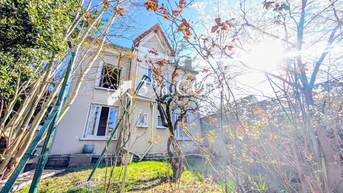 House in Poissy, Ile-de-France, France 2 - 17334019