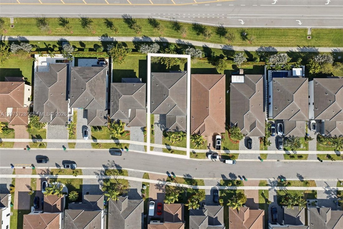 House in Miramar, Florida, United States 3 - 17333875