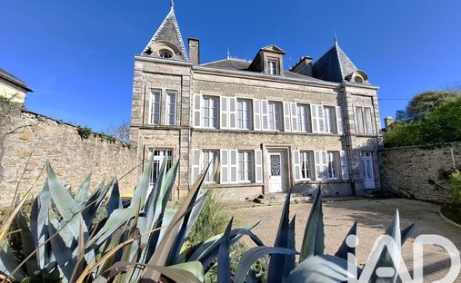 House in Saint-Vaast-la-Hougue, Normandy, France 1
