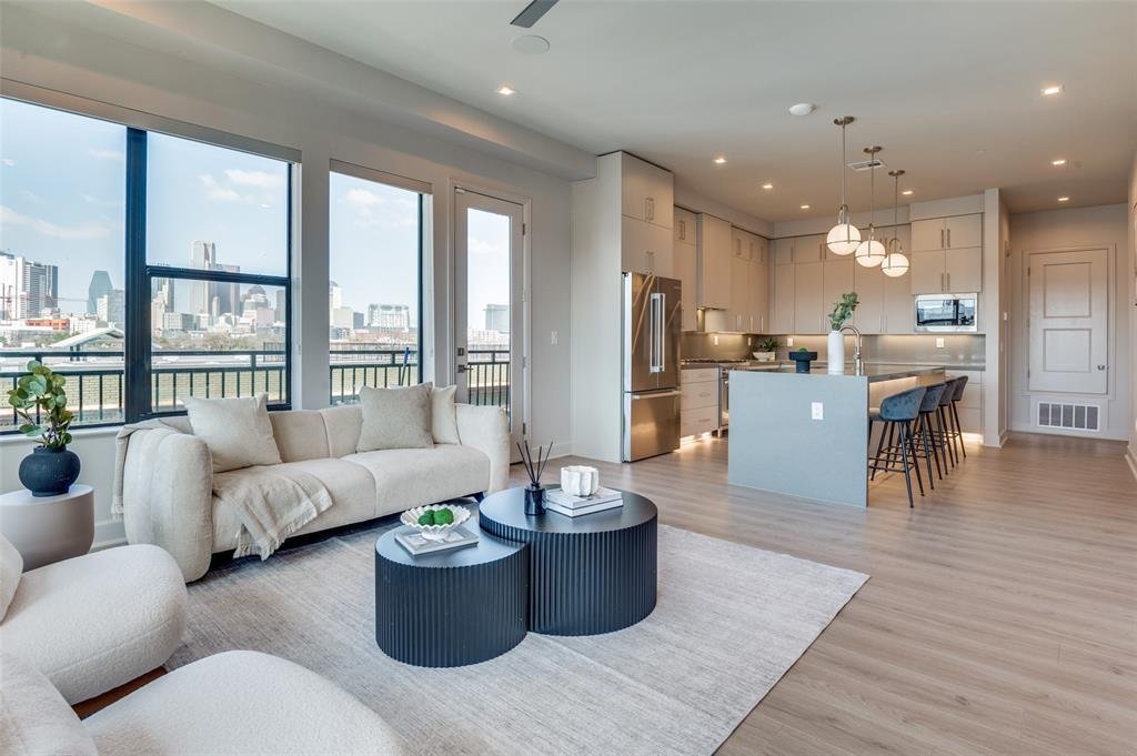 Condo in Dallas, Texas, United States 3 - 17334325