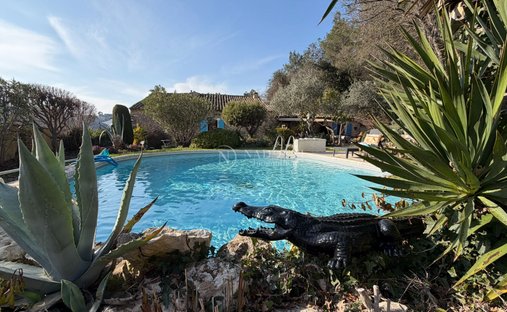 House in Ménerbes, Provence-Alpes-Côte d'Azur, France 1
