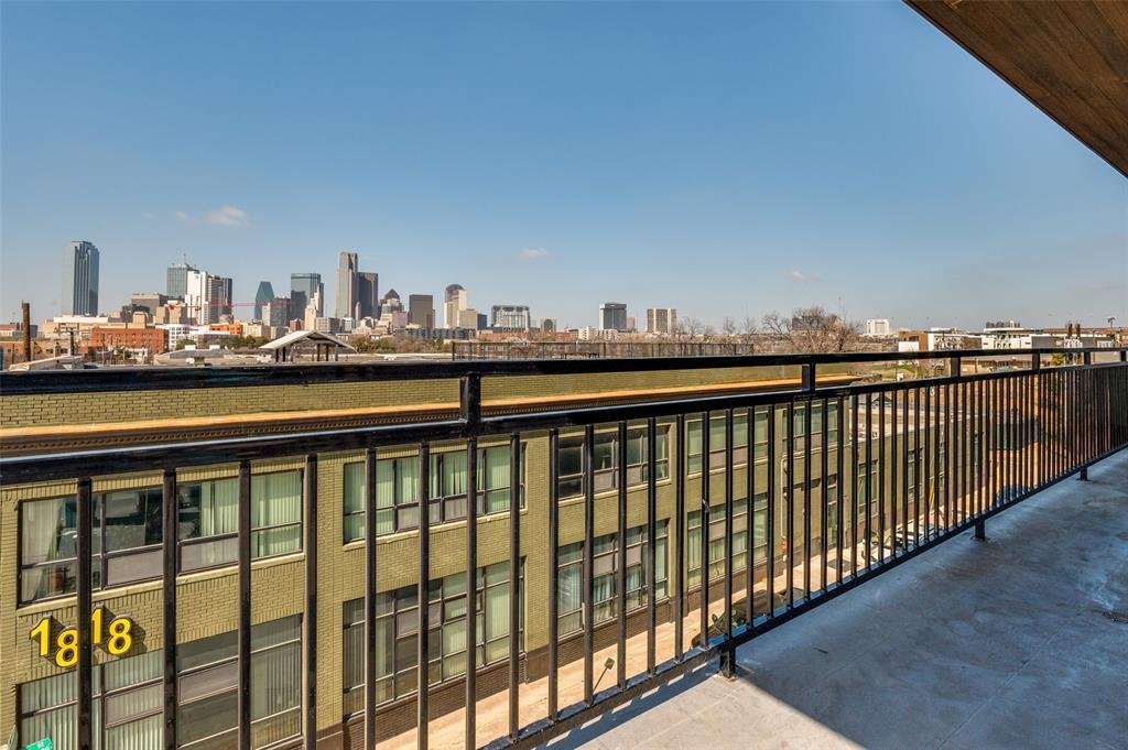 Condo in Dallas, Texas, United States 4 - 17334325