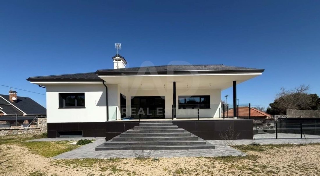 Townhouse in Galapagar, Comunidad de Madrid, Spain 2 - 17325587