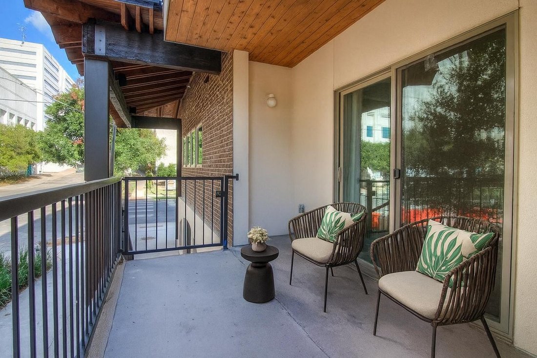 Condo in Austin, Texas, United States 2 - 17334865
