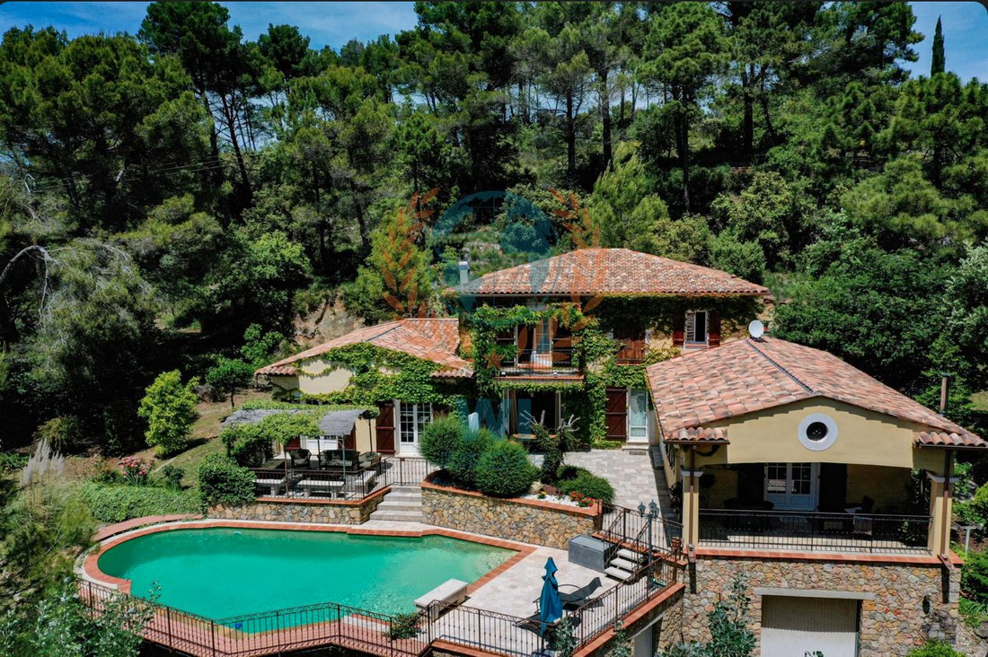 House in Flayosc, Provence-Alpes-Côte d'Azur, France 1 - 17337404