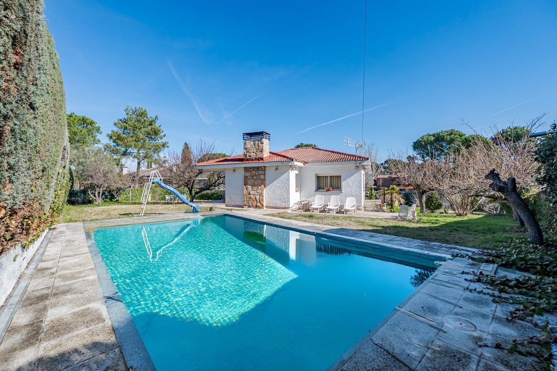 Villa in Tres Cantos, Comunidad de Madrid, Spain 5 - 17336708