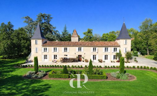 Estate in Nord, Condom, France 1