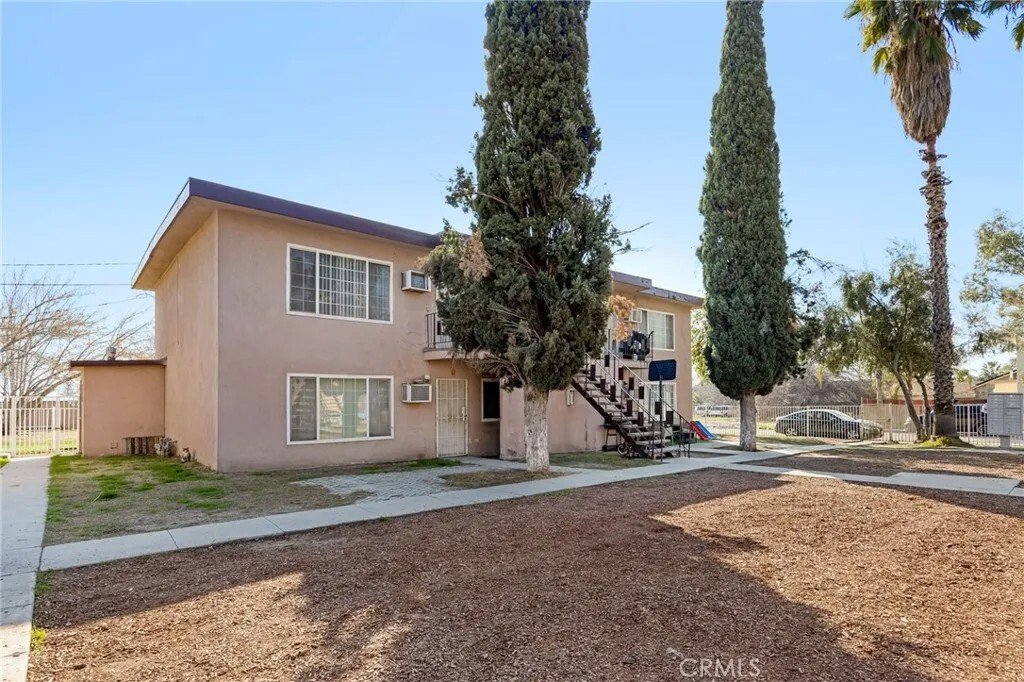 San Bernardino, California, United States 1 - 16518092