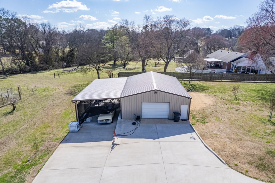 House in Columbia, Tennessee, United States 3 - 17337125