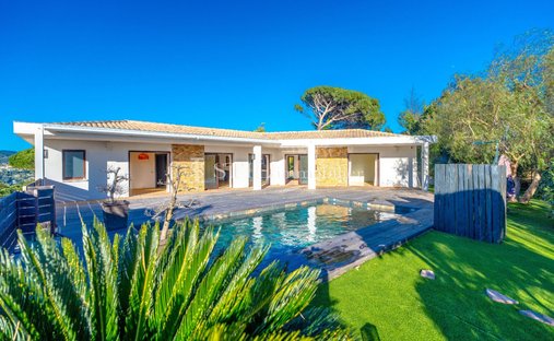 Villa in Ville-Les Saquedes-Le Bouillonnet, Sainte-Maxime, France 1