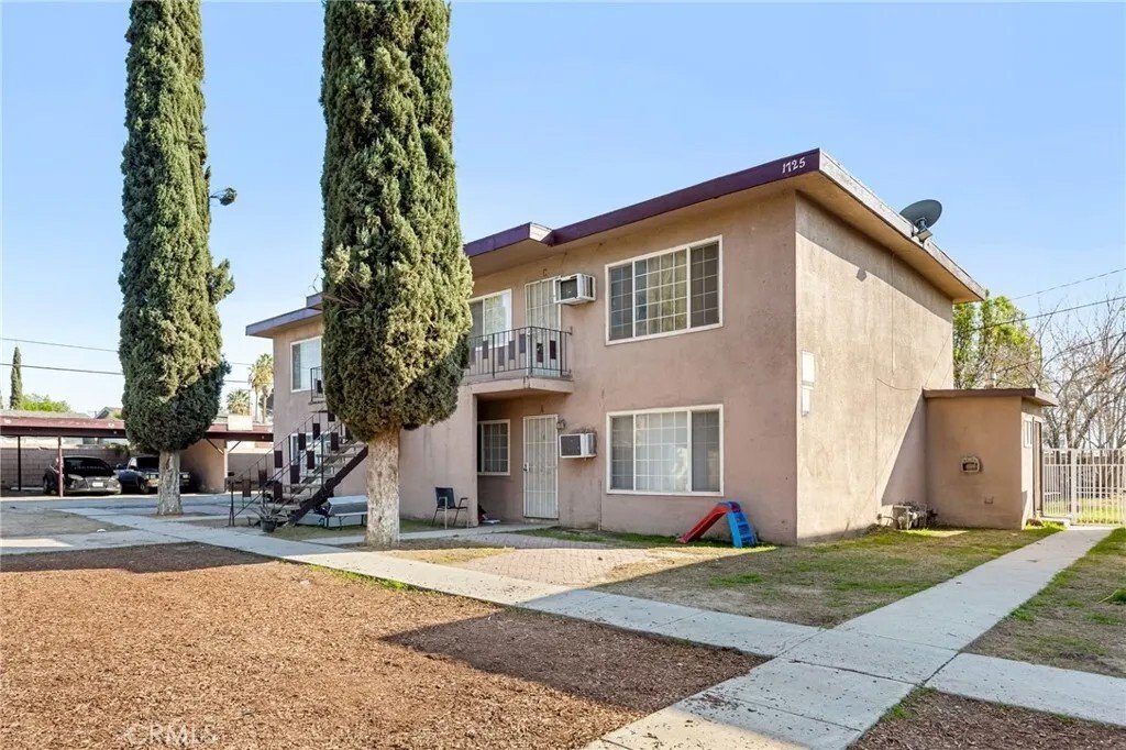 San Bernardino, California, United States 3 - 16518092