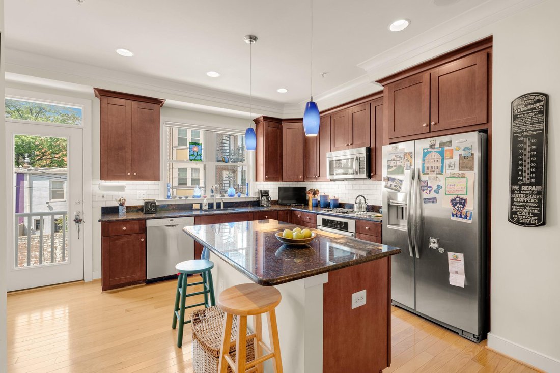 Washington, District of Columbia, United States 5 - 17337271