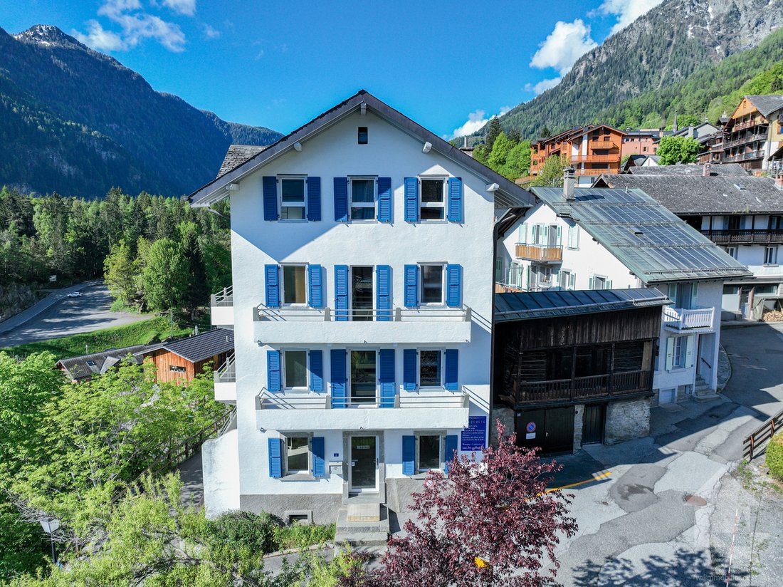 497 M² Guest House With Separate Apartment