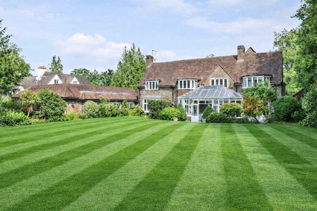 House in Kingswood, Reigate and Banstead, England 2 - 16085058