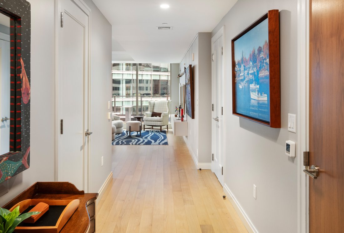 Condo in Boston, Massachusetts, United States 3 - 17337276