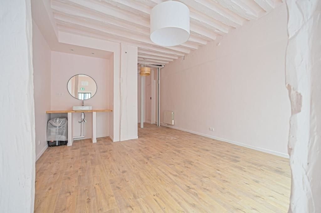 Apartment in Enfants Rouges, Paris 3e Arrondissement, Paris 5 - 17337133