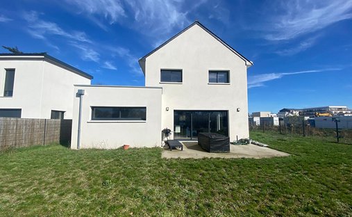 House in Sainte-Gemmes-sur-Loire, Pays de la Loire, France 1