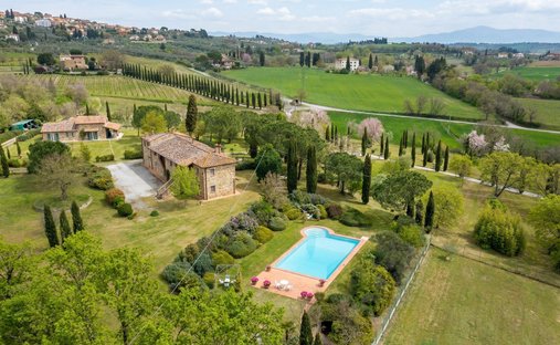 Country House in Lucignano, Tuscany, Italy 1