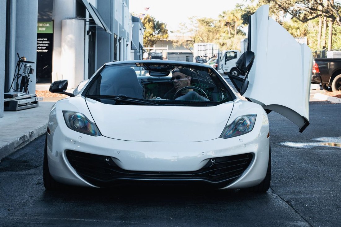 Cabriolet in Boynton Beach, FL, United States 3 - 17338068