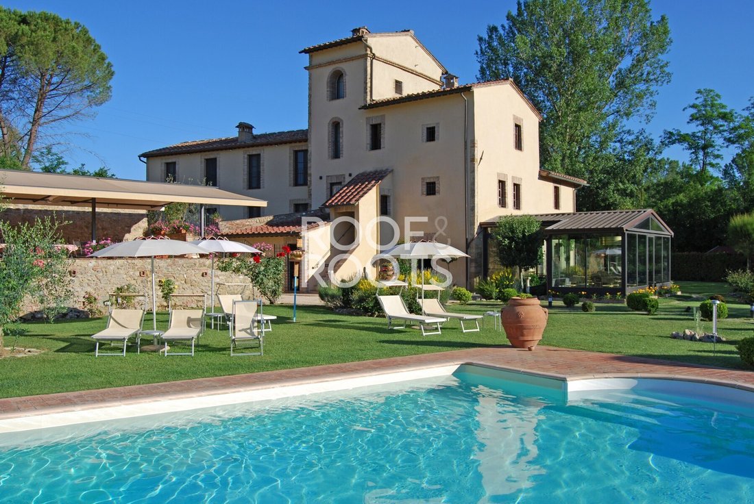Villa in Rapolano Terme, Tuscany, Italy 4 - 17338167
