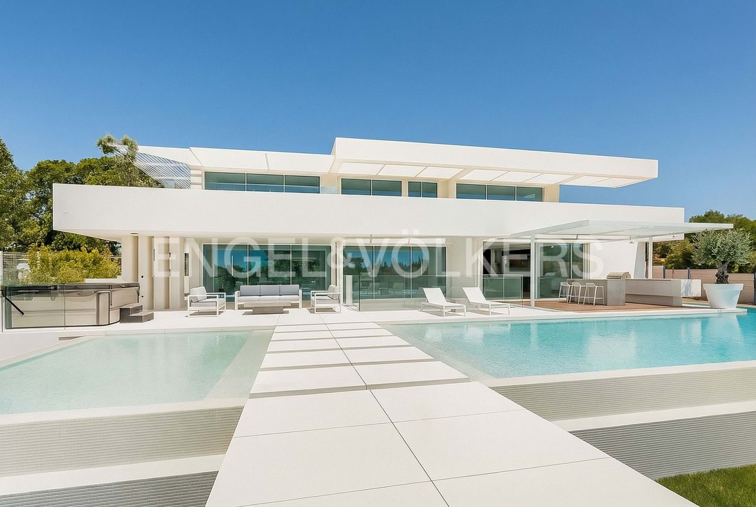 Villa in Loule (Sao Clemente), Algarve, Portugal 1 - 15824558