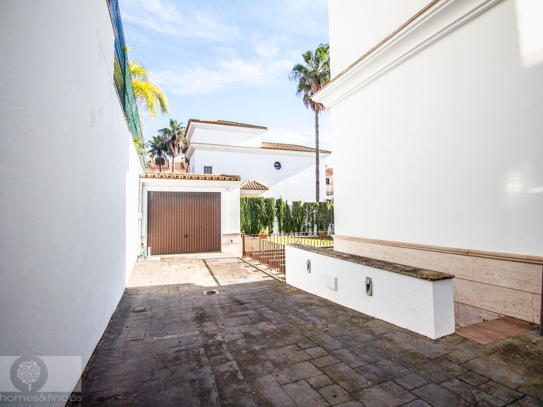 Villa in Islantilla, Andalusia, Spain 5 - 17338210