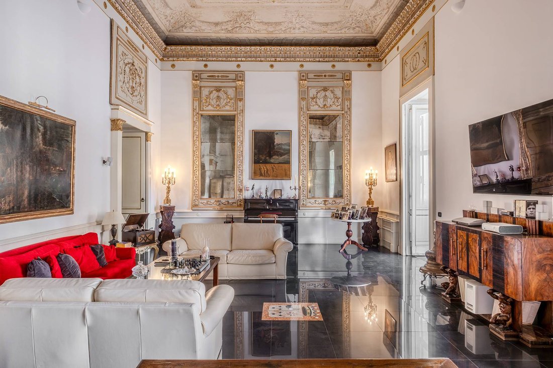 Apartment in Nueva Pizzofalcone, Naples, Campania 1 - 17338403