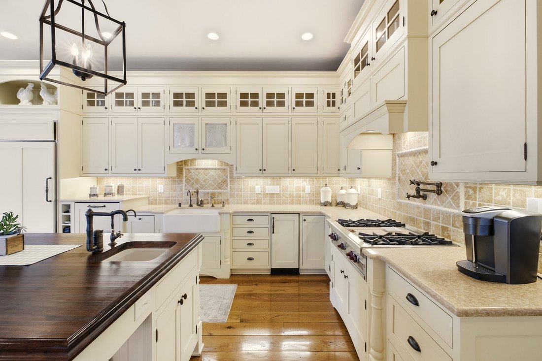 House in Watterson Park, Kentucky, United States 5 - 17338411