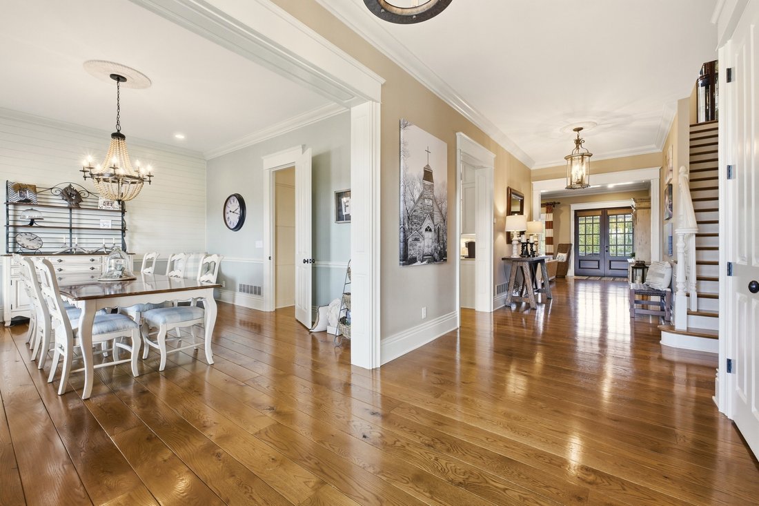 House in Watterson Park, Kentucky, United States 1 - 17338411