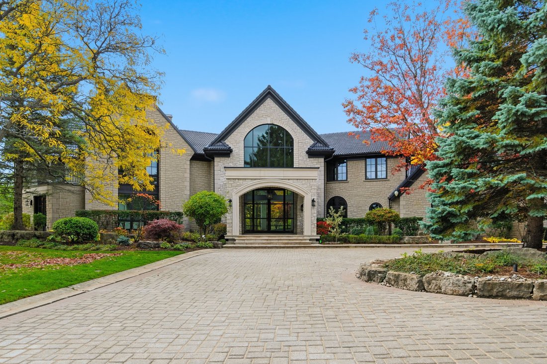 Estate in Burlington, Ontario, Canada 2 - 17338486
