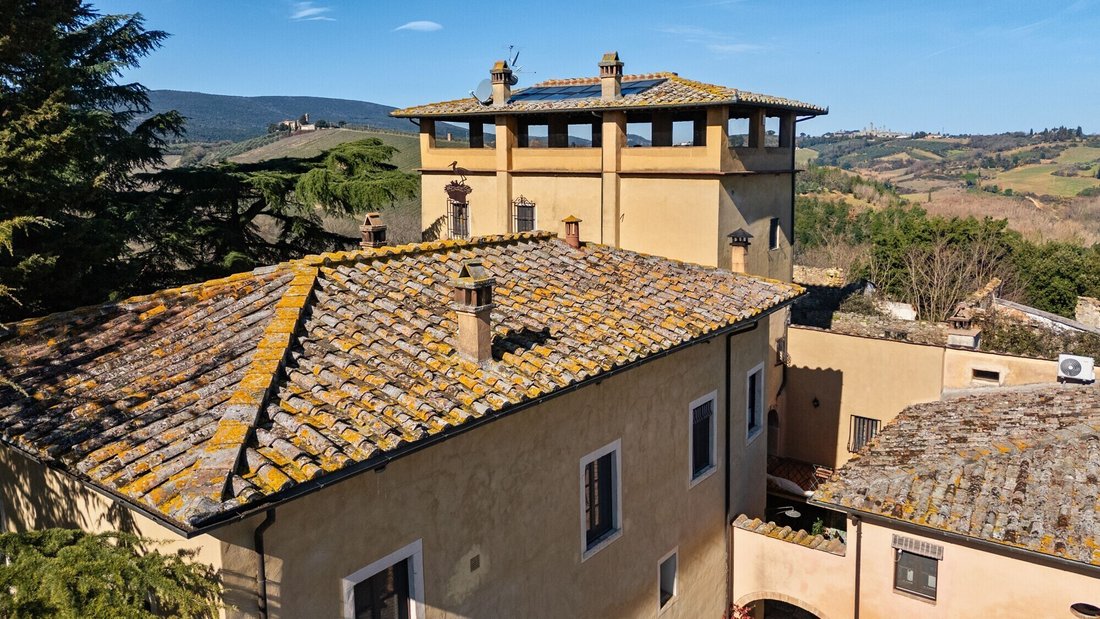 House in San Gimignano, Tuscany, Italy 4 - 17339728
