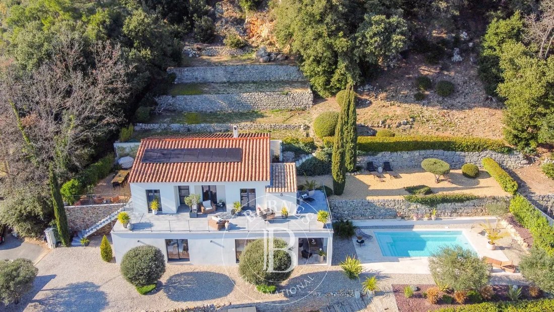 Casa en Bagnols-en-Forêt, Provenza-Alpes-Costa Azul, Francia 3 - 17339912