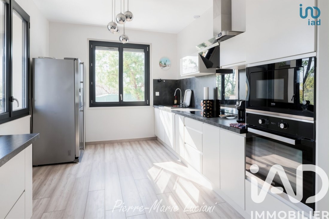 House in La Motte-d'Aigues, Provence-Alpes-Côte d'Azur, France 2 - 17340551