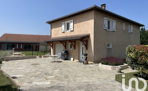 House in Ouest, Craponne, France 1