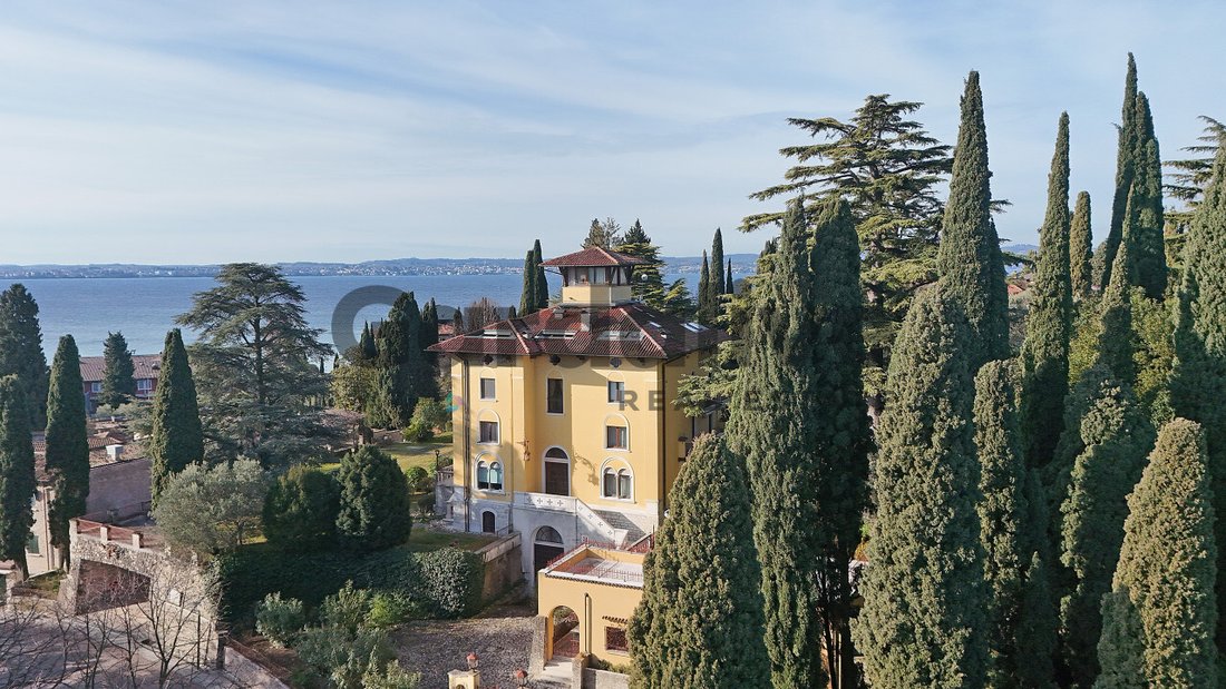 Villa in Center, Sirmione, Lombardy 4 - 17343161