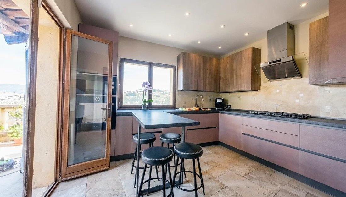 House in Falicon, Provence-Alpes-Côte d'Azur, France 2 - 17344795