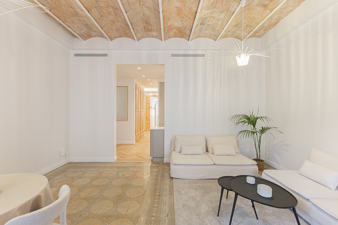 Apartment in Eixample, Barcelona, Spain 4 - 17023420