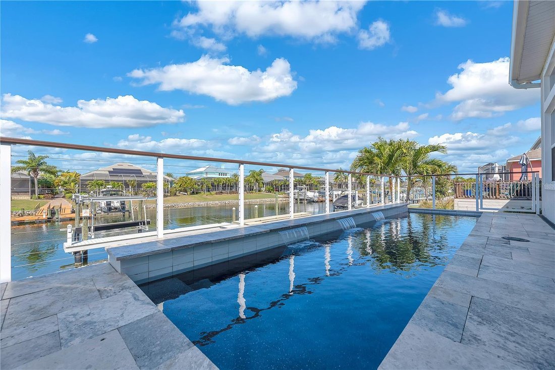 House in Apollo Beach, Florida, United States 1 - 17342004