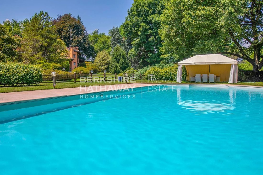 Villa in Dormelletto, Piedmont, Italy 2 - 17342415