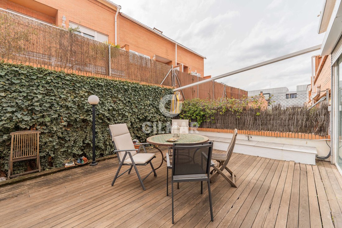Townhouse in Fuencarral-El Pardo, Madrid, Spain 2 - 17339734