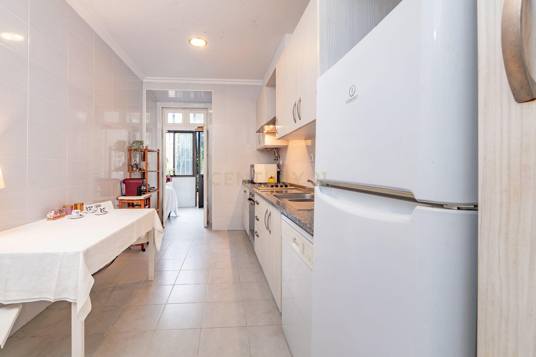 Apartment in Arroios, Lisbon, Portugal 5 - 17339656