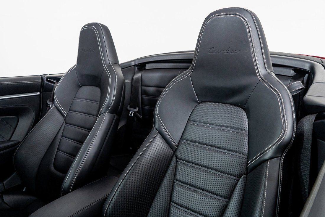 Cabriolet in Pompano Beach, FL, United States 3 - 16539128