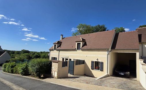 House in Vigny, Ile-de-France, France 1