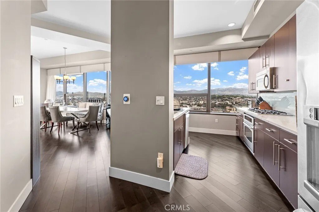 Condo in Los Angeles, California, United States 3 - 17339289