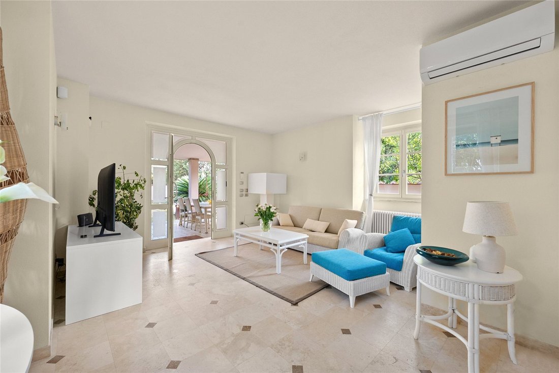 House in Vittoria Apuana, Forte dei Marmi, Tuscany 4 - 17339445